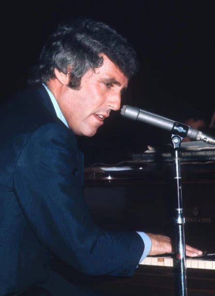 Burt Bacharach plays piano in Austin Powers International Man of Mystery