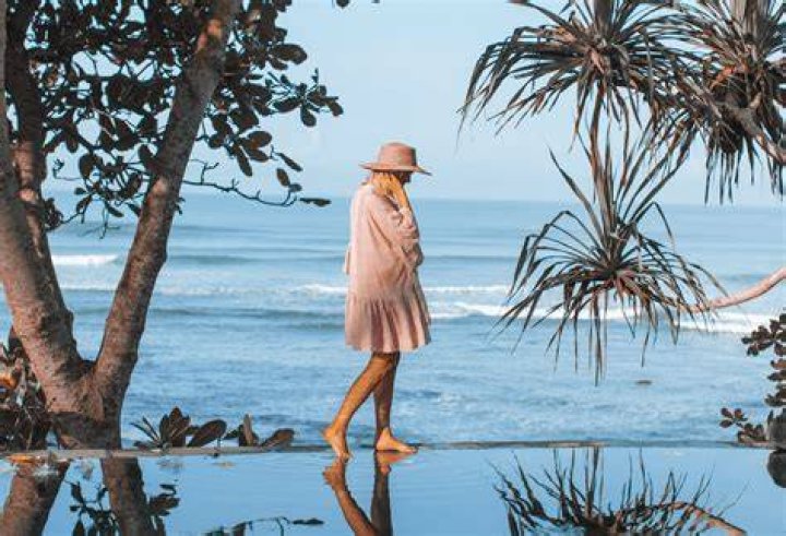 Can You Sunbathe While Pregnant?