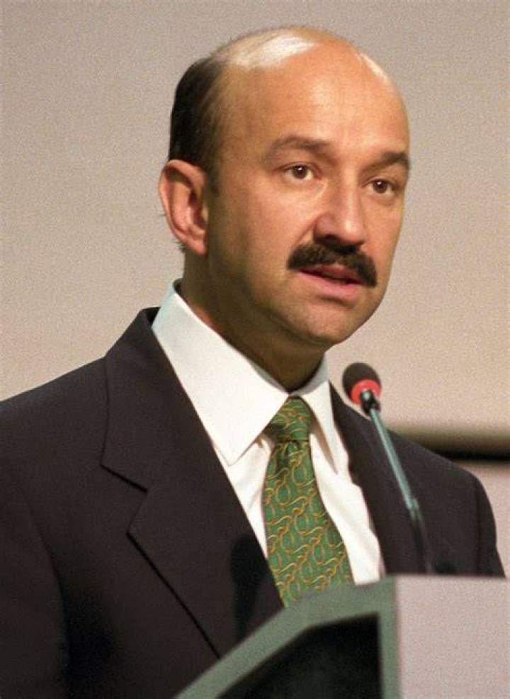 Carlos Salinas de Gortari weight