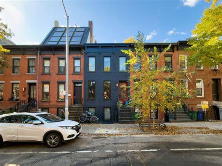 Carroll Gardens Apartments, Condos and Real Estate
