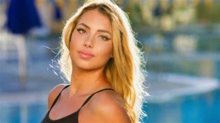 Challenging “Paige Spiranac” Swimmer Andreea Dragoi, Mother Makes Waves on Instagram