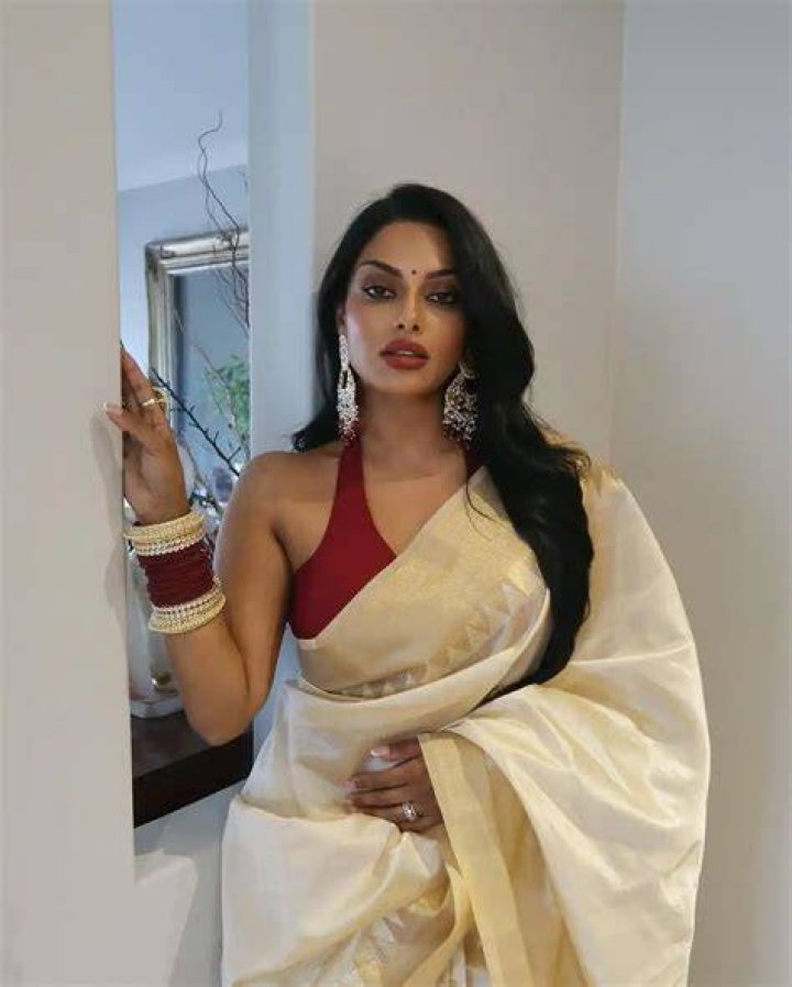Chandrika Ravi