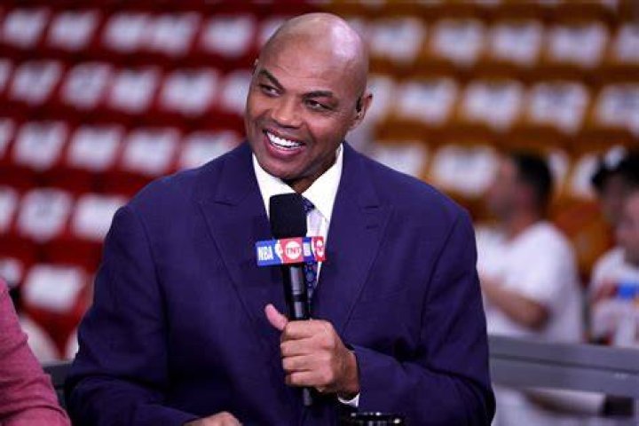 Charles Barkley Lays Out Stern Ground Rules for Fan Interactions With Hilarious
Reasoning: “Put the Meal Down”