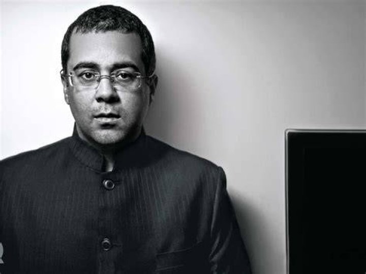 Chetan Bhagat Picture