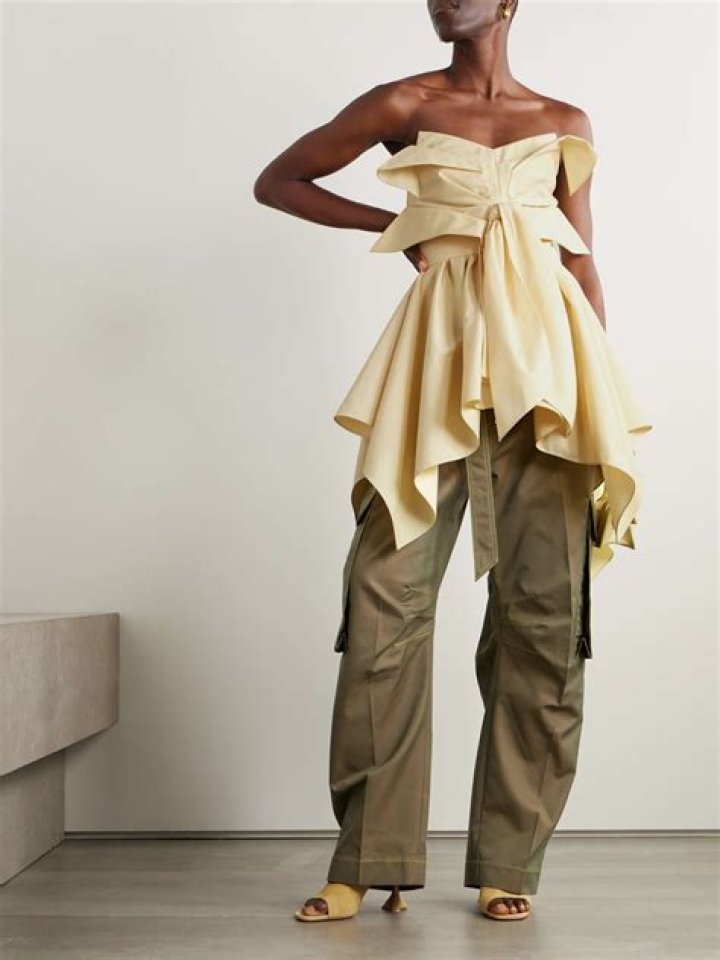 Christopher John Rogers top, SATC style - Carrie Bradshaw christopher john rogers top, satc style carrie bradshaw