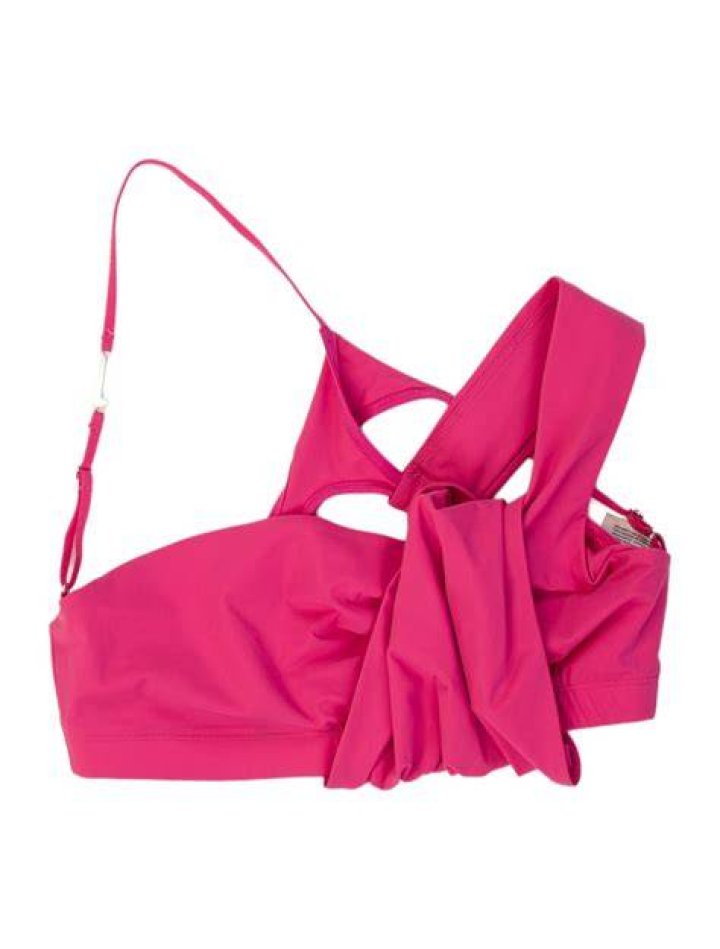 Clothing, Brassiere, Hairstyle, Bikini, Fashion model, Swimsuit top, Undergarment, Lingerie, Chest, Beauty, Clothing, Brassiere, Hairstyle, Bikini, Fashion model, Swimsuit top, Undergarment, Lingerie, Chest, Beauty,