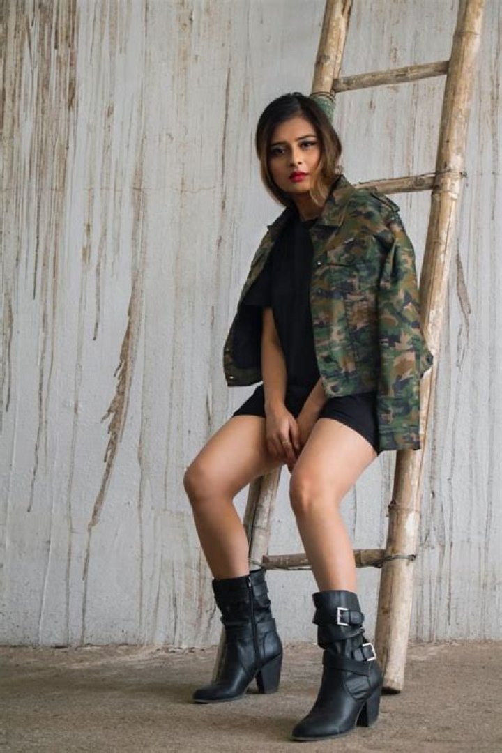 Clothing, Footwear, Leg, Hairstyle, Sleeve, Dress, Denim, Joint, Outerwear, Style, 