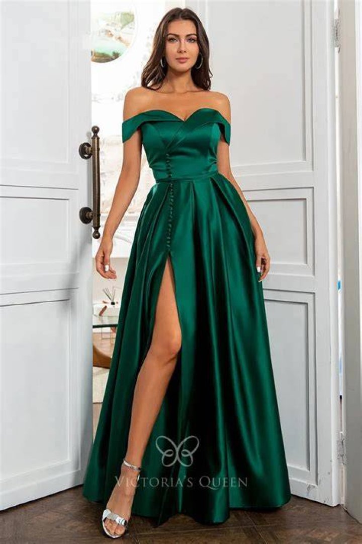 Clothing, Green, Dress, Shoulder, Joint, One-piece garment, Formal wear, Summer, Day dress, Waist, Clothing, Green, Dress, Shoulder, Joint, One-piece garment, Formal wear, Summer, Day dress, Waist,