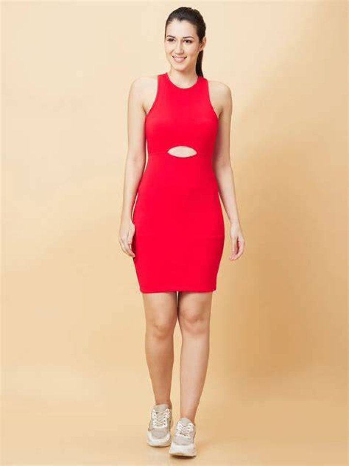 Clothing, Human, Flooring, Red, Dress, Outerwear, Pattern, Style, Carpet, Fashion, 