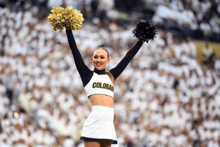 Colorado Cheerleader’s Viral Moment Adds Spark to Buffaloes’ Victory