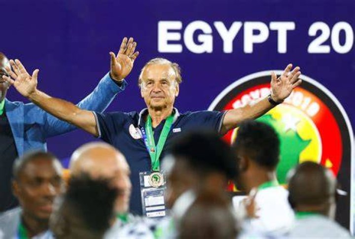 Contract extension brings Afcon pressure for Aliou Cisse and Senegal
