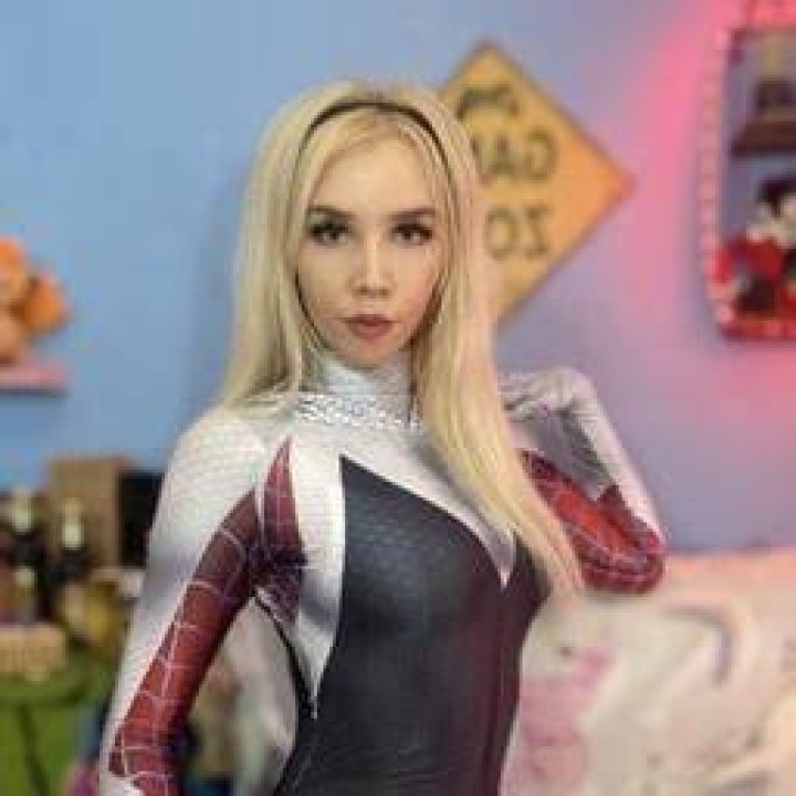 CosplayBlondie (cosplayblondie) / Passes