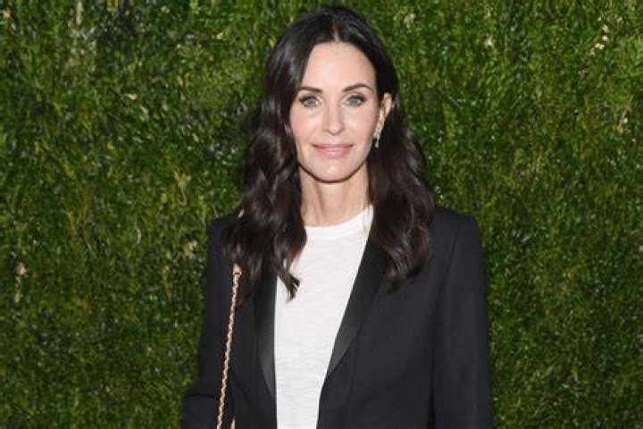 Courteney Cox Tells the Story of Losing Her Virginity at Age 21