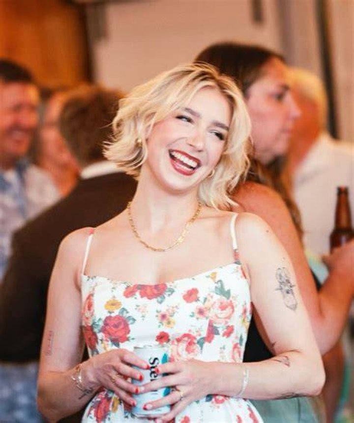 Courtney miller r/CourtneyMiller
