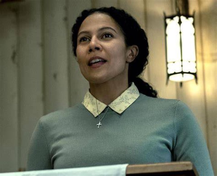 Crystal Balint as Dolly Scarborough in Netflix Midnight Mass