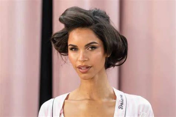 Daiane Sodre: Model, Age, Dating, Height, Ethnicity, Net Worth!