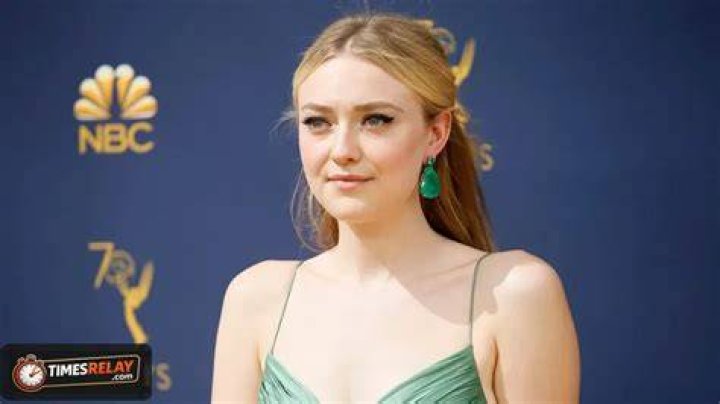 Dakota Fanning: Biography, Family, Relationship, Career, and Net Worth 