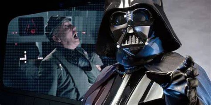 Darth Vader Force Chokes Motti in Star Wars