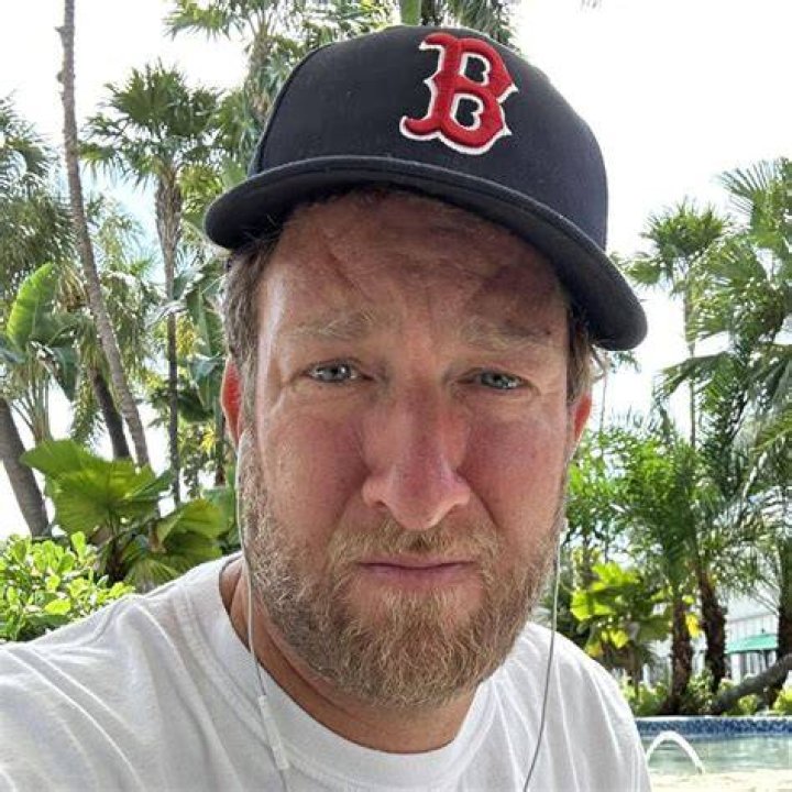 Dave Portnoy's net worth, age, spouse, height, career, house, education, profiles