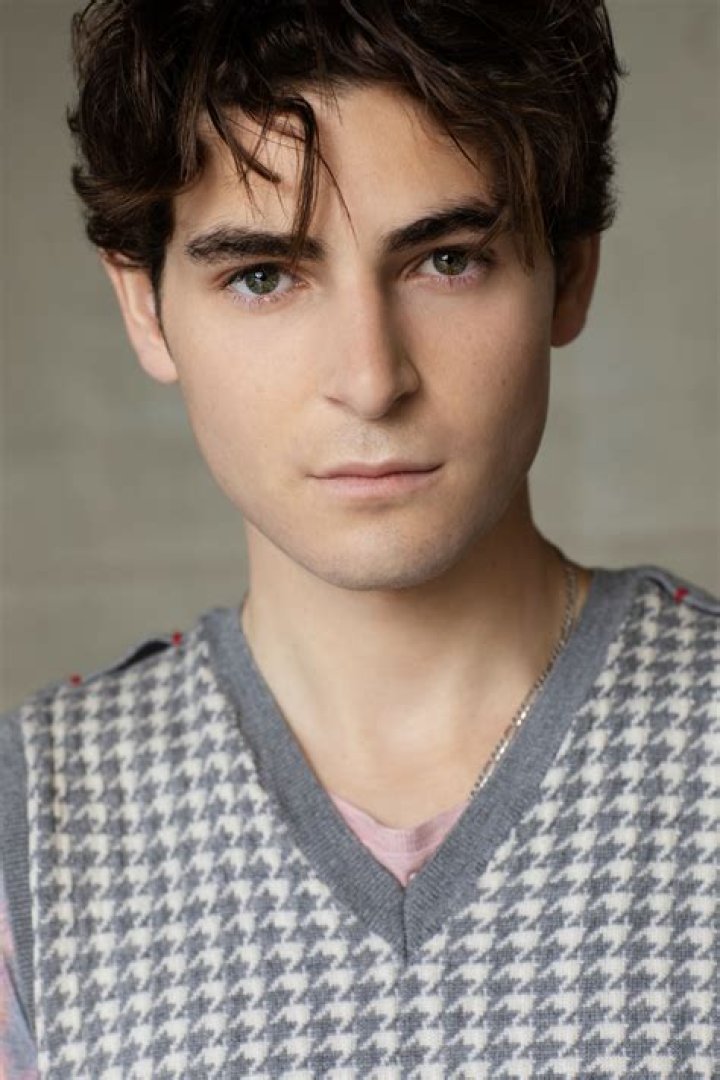 David Mazouz looking up as a young Bruce Wayne.