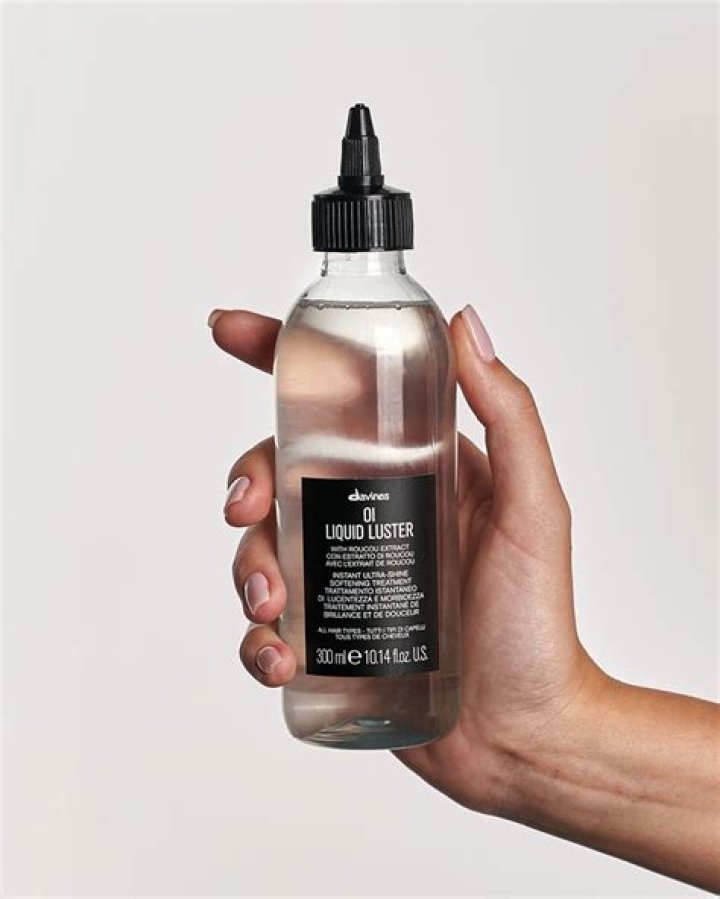 Davines Oi Liquid Luster Gave Me Soft, Shiny Hair in 20 Seconds