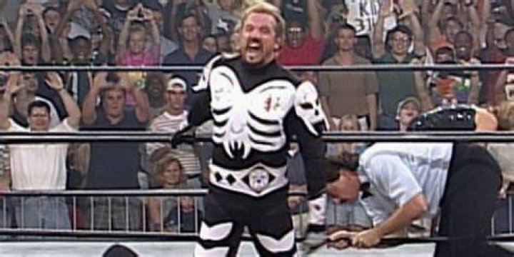 DDP impersonates La Parka to defeat Randy Savage