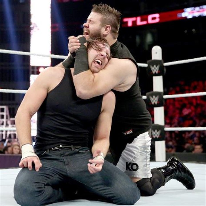 Dean Ambrose vs Kevin Owens