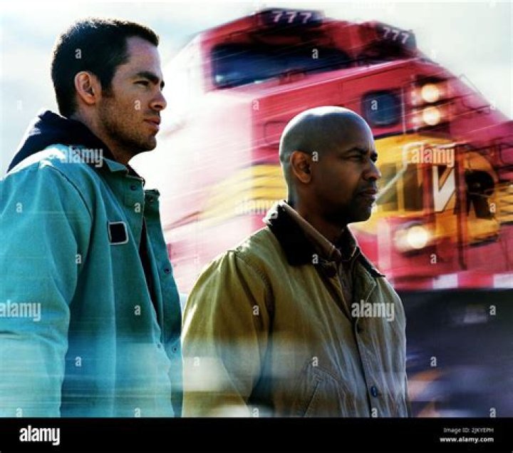 Denzel Washington and Chris Pine Are Walking by a Train in Unstoppable