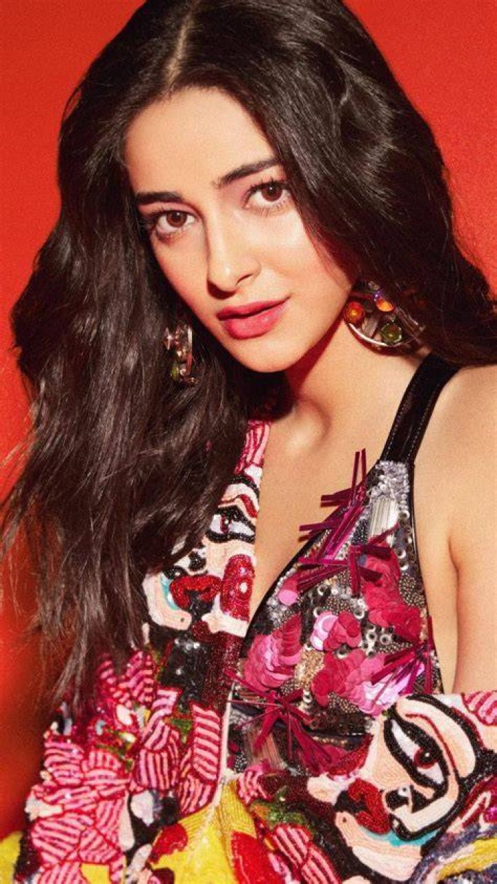 Descobrir 94+ imagem ananya pandey family background thpthoangvanthu
