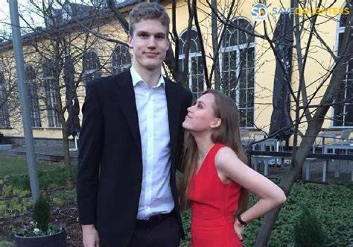 Despite $10,000,000 Net Worth at Just Age 25, Lauri Markkanen Reminded He Needs
to Be “Up in a Couple of Hours” to Serve the Military by Shaquille O’Neal