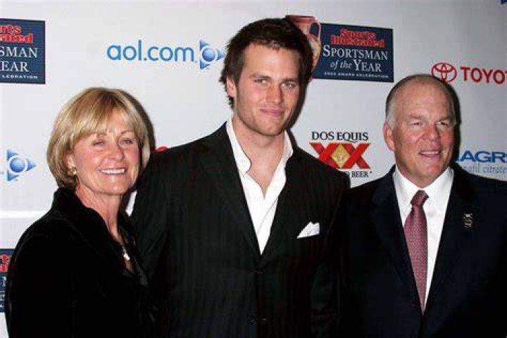 Despite His Own Marriage Ending in Heartbreak, Tom Brady Puts Parents’ Happiness
Above All on Special Day of Celebration