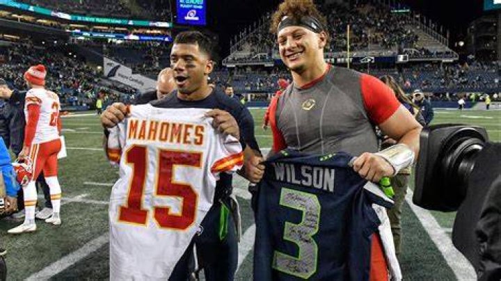 Despite Standing Near Patrick Mahomes’ And Russell Wilson, Underrated QB Jared
Goff Lets His Game Do All Talking