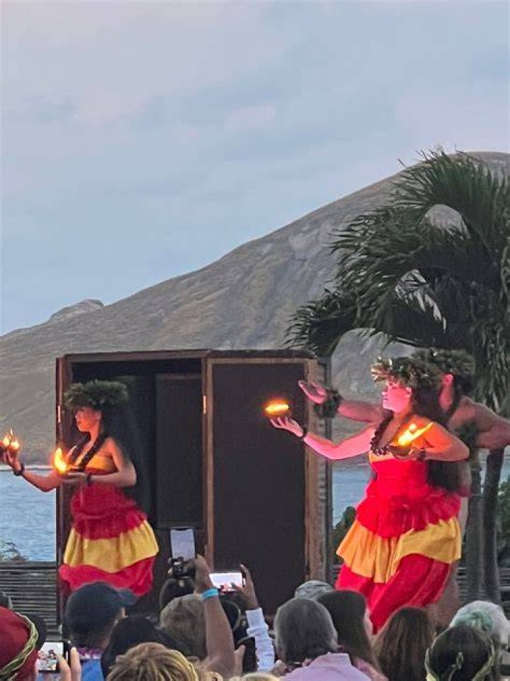 Diamond Head Luau Honolulu, HI Tripster