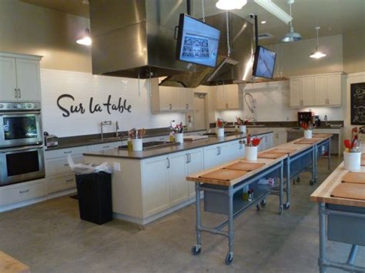 Dining room and demonstration kitchen