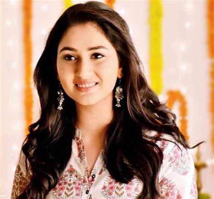 Disha Parmar Age, Height, Affairs, Net Worth, Bio and More
