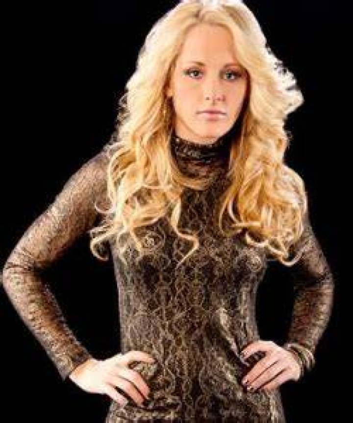 Diva Search 2004: Michelle McCool tries to seduce Kamala