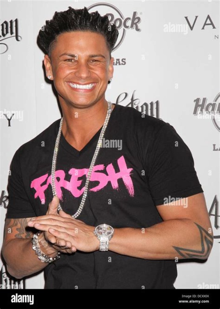 DJ Pauly D Hosts Frightening Evening At Moon Nightclub DJ Pauly D Hosts Frightening Evening At Moon Nightclub