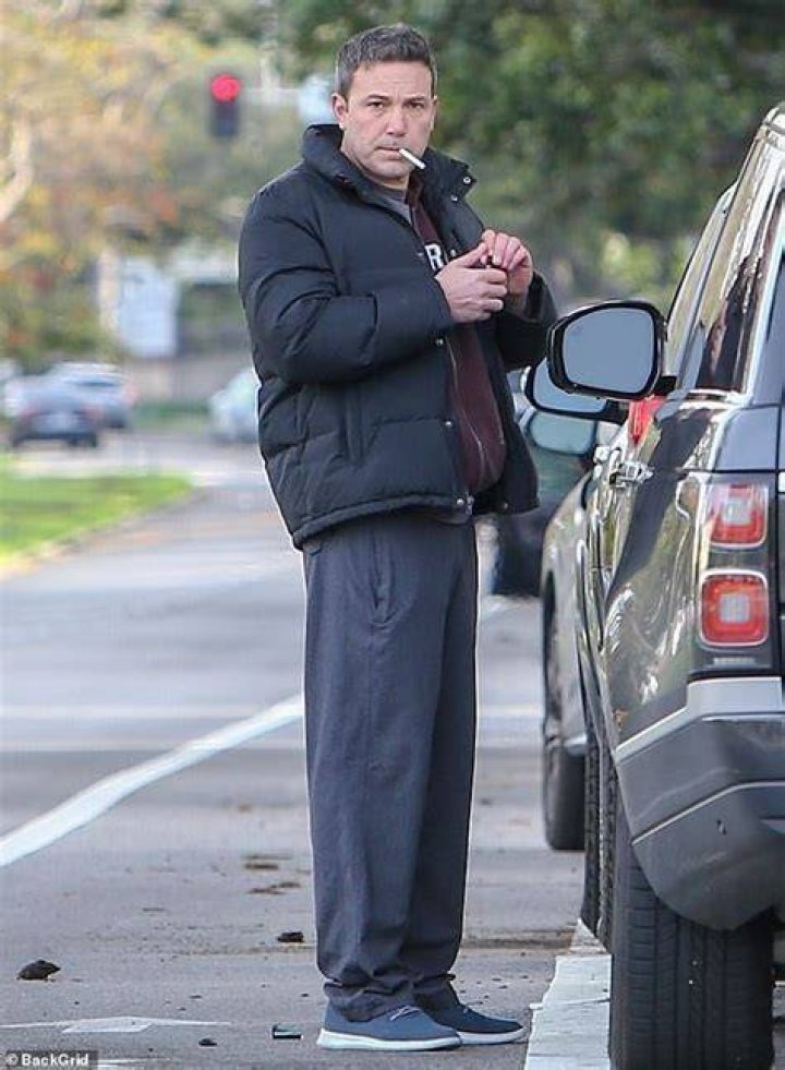 Does Ben Affleck smoke? The US Sun