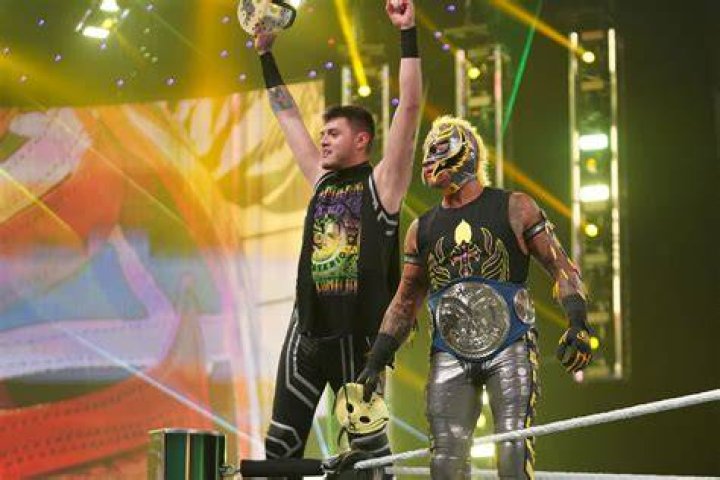Dominik And Rey Mysterio Win Smackdown Tag Team Titles
