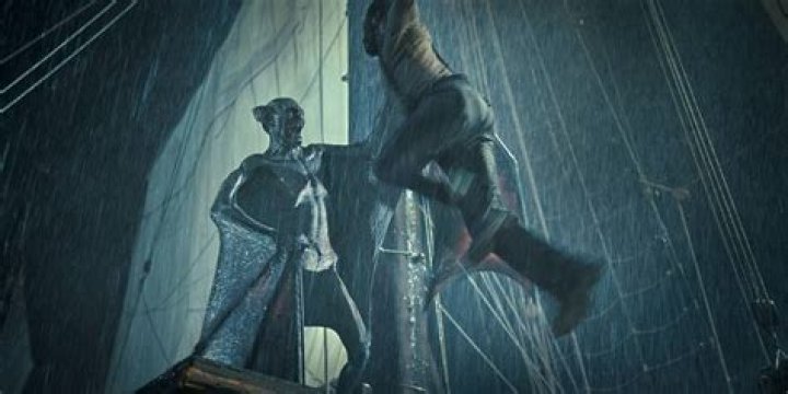 Dracula lifting up Clemens in The Last Voyage of the Demeter