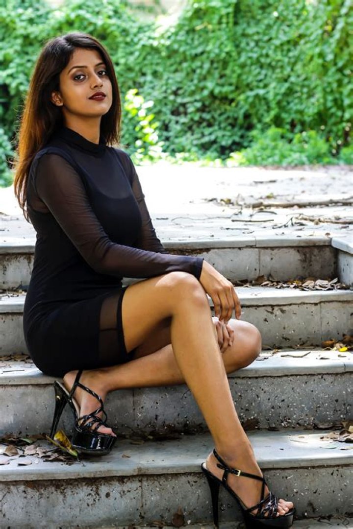 Dress, Human body, Shoe, Photograph, Human leg, Waist, Formal wear, Beauty, One-piece garment, Day dress, Dress, Human body, Shoe, Photograph, Human leg, Waist, Formal wear, Beauty, One-piece garment, Day dress,