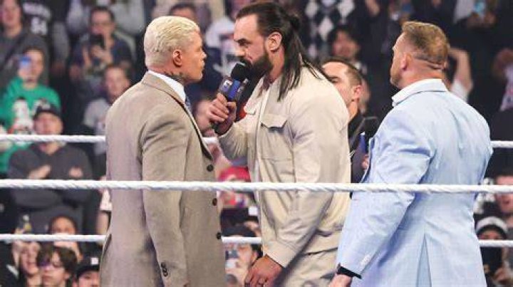 Drew McIntyre v R-Truth Hell in a Cell 2009 Cropped