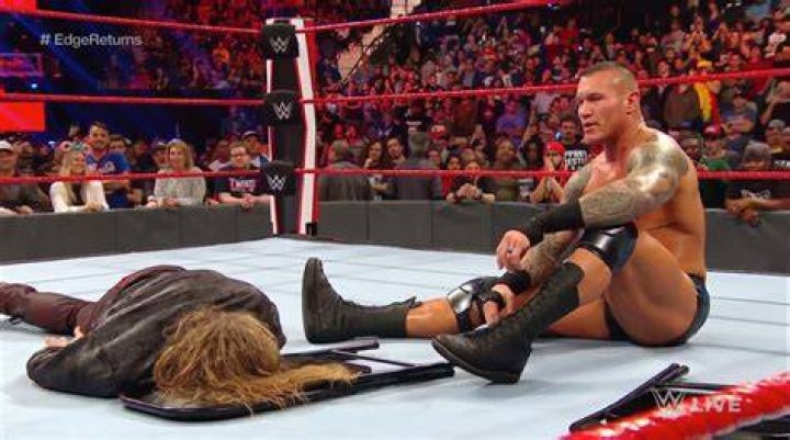 Edge v Randy Orton Raw June 7, 2010 Cropped