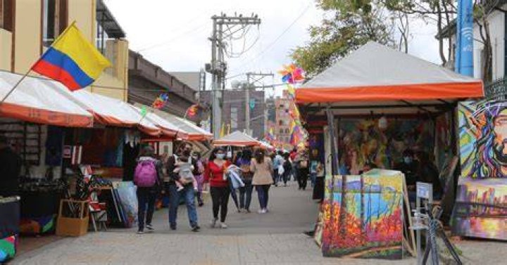 El Mercado de las Pulgas de Par&iacute;s banano meridiano