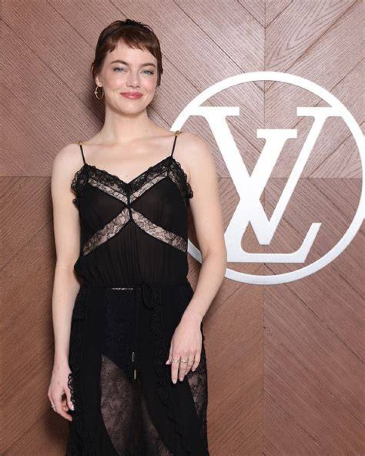 Emma Stone in Louis Vuitton)