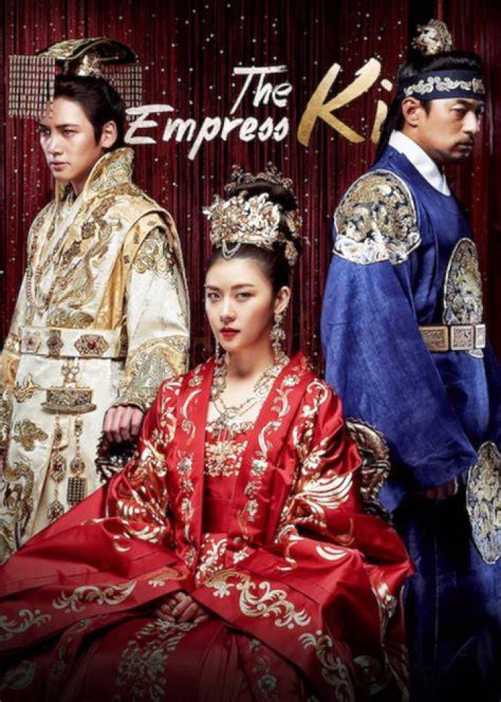 Empress Ki embraces lover on the floor of her palace in Empress Ki