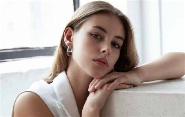 Eva Cudmore biography, Wiki, height, age, family, career, net worth