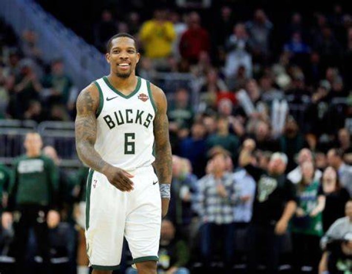 Everything About Troy Roberts Married, Wife, Gay, Family, CBS, Salary