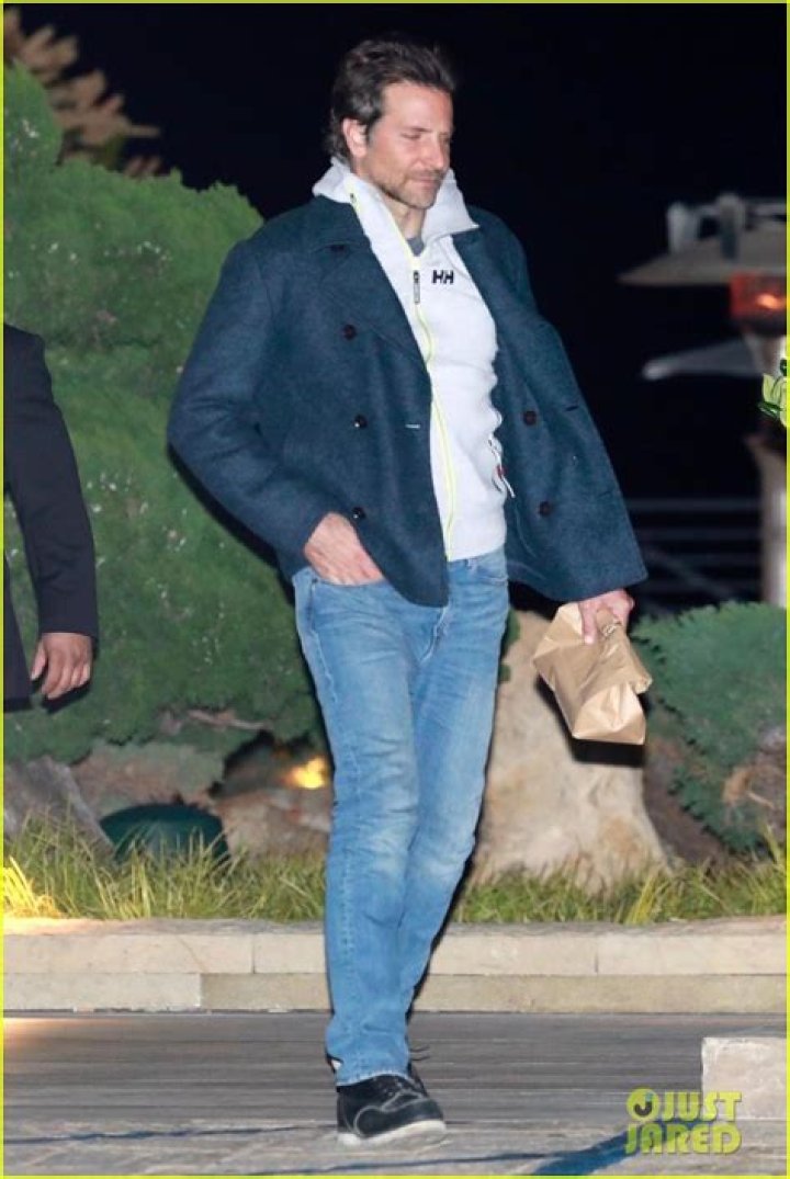 *EXCLUSIVE* Bradley Cooper steps out with Laura Dern while heading to lunch *EXCLUSIVE* Bradley Cooper steps out with Laura Dern while heading to lunch