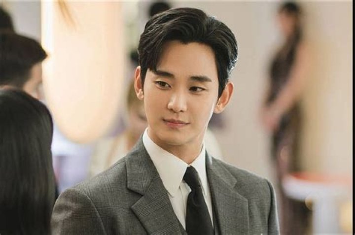Exploring Kim Soo-hyun's Relationships: A Deep Dive Into The Star's Love Life